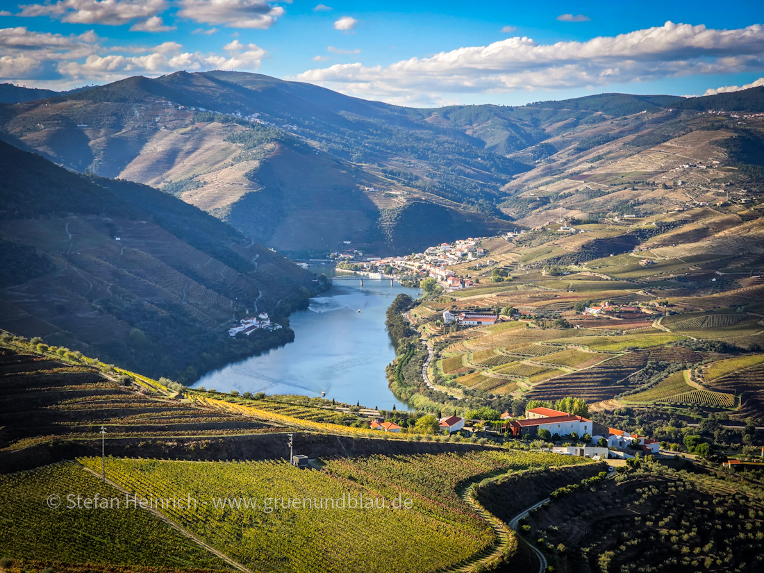 Straße nach Vila Nova de Foz Côa