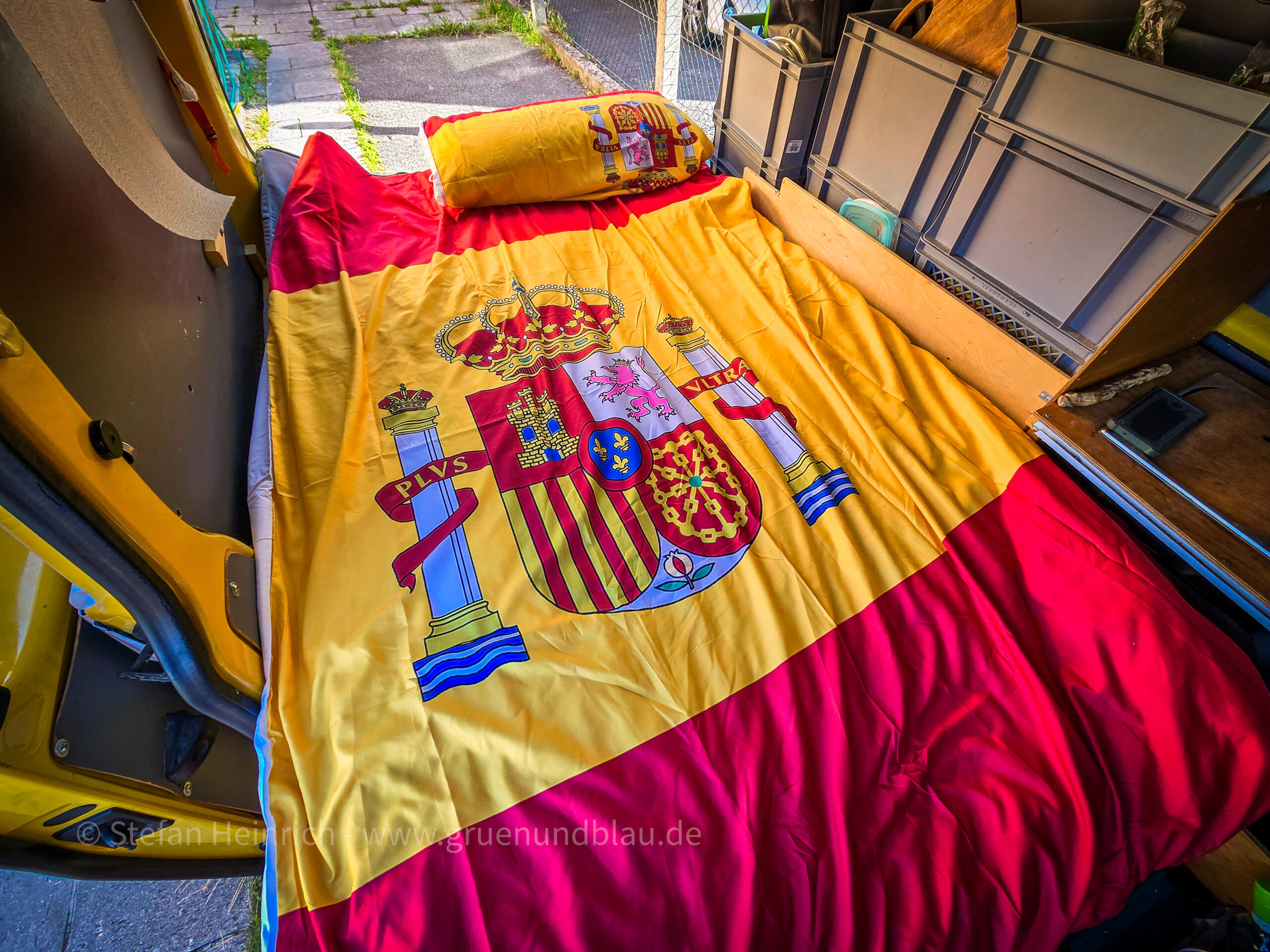 ein Bett im Wohnmobil