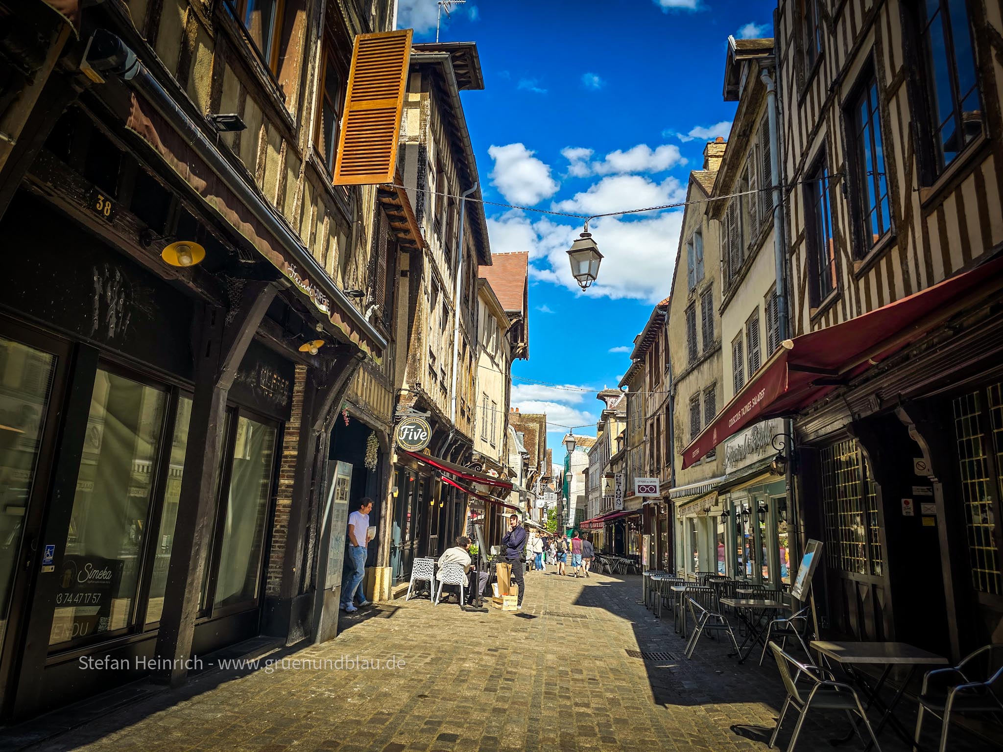 Das Flüstern der Rue Maillard